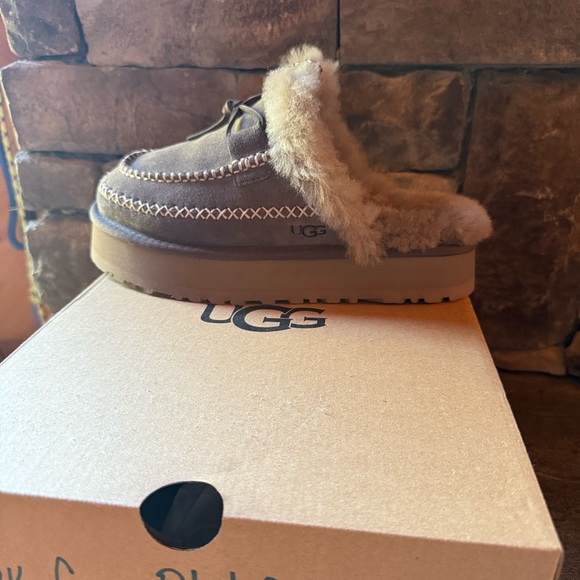 UGG Disquette Alpine Lightweight Platforms. NIB - Picture 6 of 7